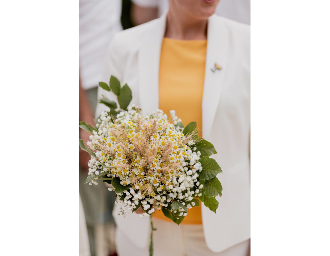 Bouquet de la mariée avec blé et gypsophile