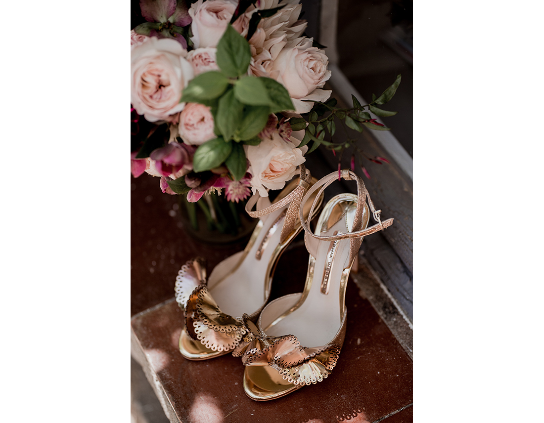 Chaussures de la mariée dorées