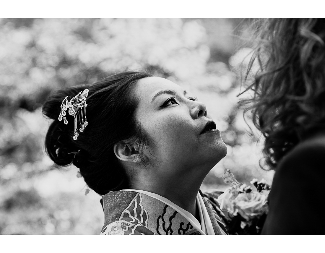REgard d'une mariée japonaise en noir et blanc.